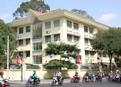 Trường tiểu học ở trung tâm Sài Gòn nhiều lần rung lắc
