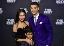 Vì "quý tử" Cristiano Jr, Ronaldo tiếp tục thuê người đẻ con