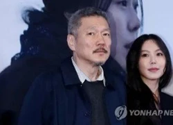 Vợ đạo diễn già Hong Sang Soo vẫn không chịu ly hôn dù chồng và Kim Min Hee công khai tình cảm