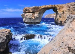 Vòm đá Azure Window trước khi sập xuống biển