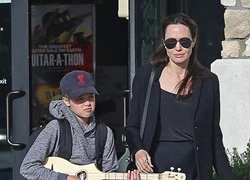 Angelina Jolie mở tiệc mừng ly hôn trở lại cuộc sống độc thân