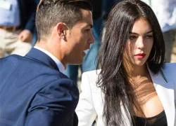 Bạn gái Ronaldo mất việc vì CĐV và các tay săn ảnh