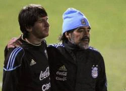 Bị cáo buộc 'đâm lén' Messi, Maradona lập tức lên tiếng