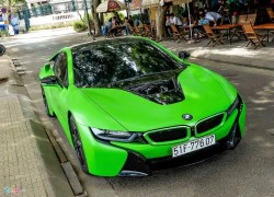 BMW i8 màu xanh xuất hiện ở Sài Gòn