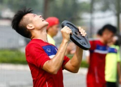 Cầu thủ U20 Việt Nam 'bở hơi tai' khi rèn thể lực giữa trời nóng