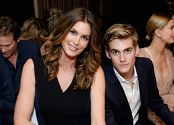 Con gái Cindy Crawford xinh đẹp lấn át mẹ trên thảm đỏ