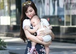 Diễm Trang đưa con gái hơn 6 tháng tuổi dạo phố