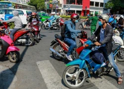 Giao thông trung tâm Sài Gòn rối loạn ngày đầu phân luồng