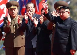 Kim Jong-un mời báo Mỹ xem thứ mạnh như "100 bom hạt nhân"