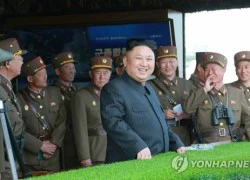 Kim Jong-un theo dõi quân đội Triều Tiên diễn tập phối hợp