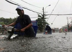 Mưa trái mùa lớn nhất từ trước đến nay ở Sài Gòn