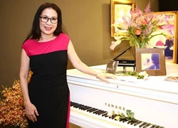 Nghệ sĩ Kim Xuân tới nghe con trai hát nhạc Nguyễn Ánh 9