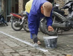 Người dân phá tam cấp, trả vỉa hè trước "giờ G"