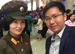 Nữ binh sĩ Triều Tiên gây chú ý với ảnh selfie