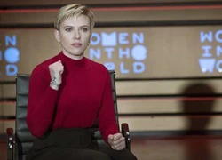 Scarlett Johansson gọi Ivanka Trump là kẻ hèn nhát