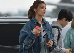 Sooyoung (SNSD) mặc rườm rà khi ra sân bay tới Việt Nam