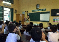 Băn khoăn việc thu tiền học sinh trái tuyến