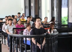 Bênh bố, em đâm chết anh