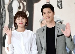 Chia tay Jiyeon 3 tháng, Lee Dong Gun đã lấy vợ, sắp có con đầu lòng