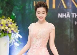 Đỗ Mỹ Linh cùng Hoa hậu Pháp làm vedette trong show Hoàng Hải