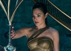 Gal Gadot suýt nghỉ diễn trước 'Wonder Woman'