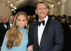 Jennifer Lopez và phi công trẻ dọn về sống chung một nhà