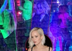 Lộ video Jennifer Lawrence say xỉn, cởi đồ múa cột trong quán bar