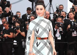 Phạm Băng Băng diện váy 'ô cửa cổ đại' lên thảm đỏ Cannes