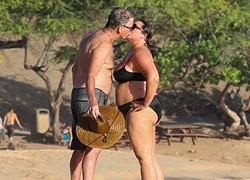 Tình yêu của 'điệp viên 007' Pierce Brosnan và vợ đốn tim fan