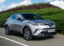 Toyota C-HR giá 514 triệu đồng khiến dân Nhật thèm khát