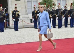 Truyền thông so sánh váy của Brigitte Trogneux với Melania Trump