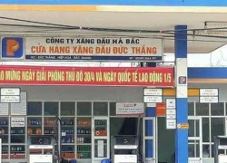 Xôn xao băng rôn ghi "Chào mừng Ngày giải phóng Thủ đô 30/4"