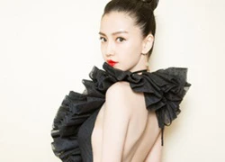 Angelababy muốn sexy nhưng chiếc váy phản chủ lại khoe tấm lưng gầy trơ xương