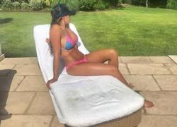 Bà xã của John Terry diện bikini khoe dáng nóng bỏng