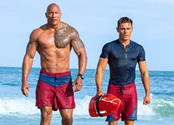 'Baywatch': Phim đậm tình trai của The Rock và Zac Efron