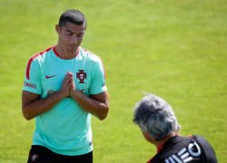 C. Ronaldo bị 'bỏ rơi' trong video mới khiến CĐV xôn xao