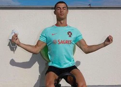 C. Ronaldo 'ngồi thiền' để ra quyết định cho tương lai