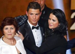 C. Ronaldo sắp được gặp mặt hai con sinh đôi