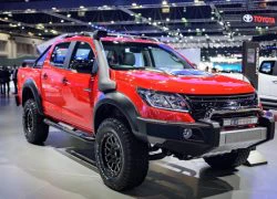 Cách tân Chevrolet Colorado với gói độ chính hãng