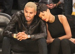 Chris Brown muốn nối lại tình xưa với Rihanna