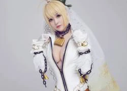 Cosplay nàng Saber "ngực khủng" khiến fan hâm mộ không khỏi chao đảo