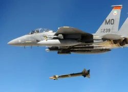 Cú cắt bom diệt trực thăng độc nhất vô nhị của tiêm kích F-15E Mỹ