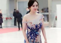 Dương Mịch mà cũng có lúc bị chê tới tấp vì.. mặc xấu?