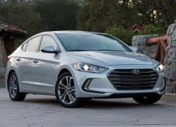 Hyundai Elantra 2018 có giá từ 428 triệu đồng