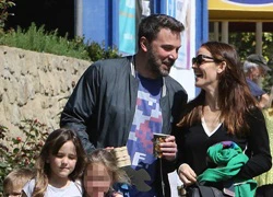 Jennifer Garner bức xúc vì bị đồn 'tan nát con tim' sau khi ly hôn Ben Affleck