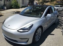 Lộ nội thất Tesla Model 3 khiến nhiều người ngỡ ngàng