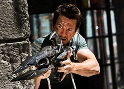 Mark Wahlberg chia tay loạt bom tấn 'Transformers' sau phần năm