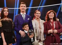 Mẹ Ronaldo phản đối con trai rời Real