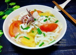 [Chế biến] - Mùa mưa miền Nam mẹ nấu bánh canh mực, cả nhà vừa ăn vừa xuýt xoa