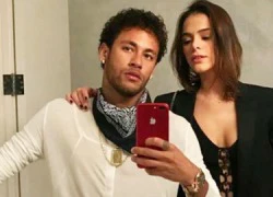 Neymar bí mật đính hôn bên xứ cờ hoa